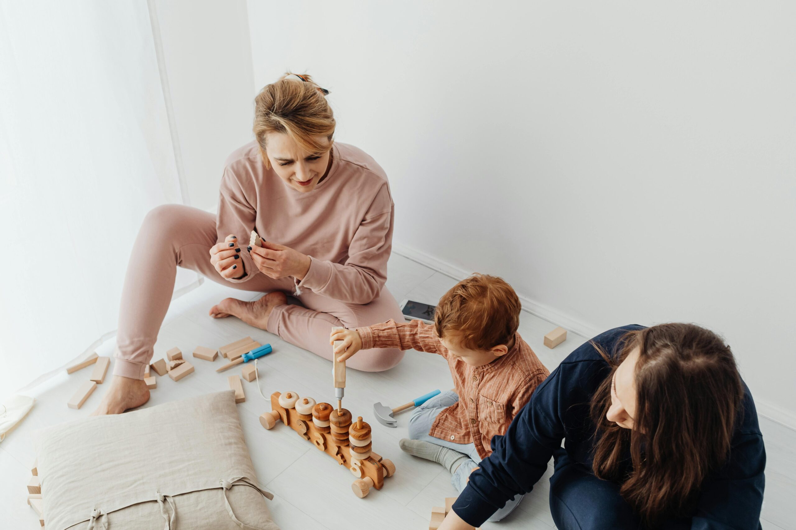 Ćwiczenia i Zabawy dla Dzieci z Autyzmem Wspieranie Rozwoju i Relacji