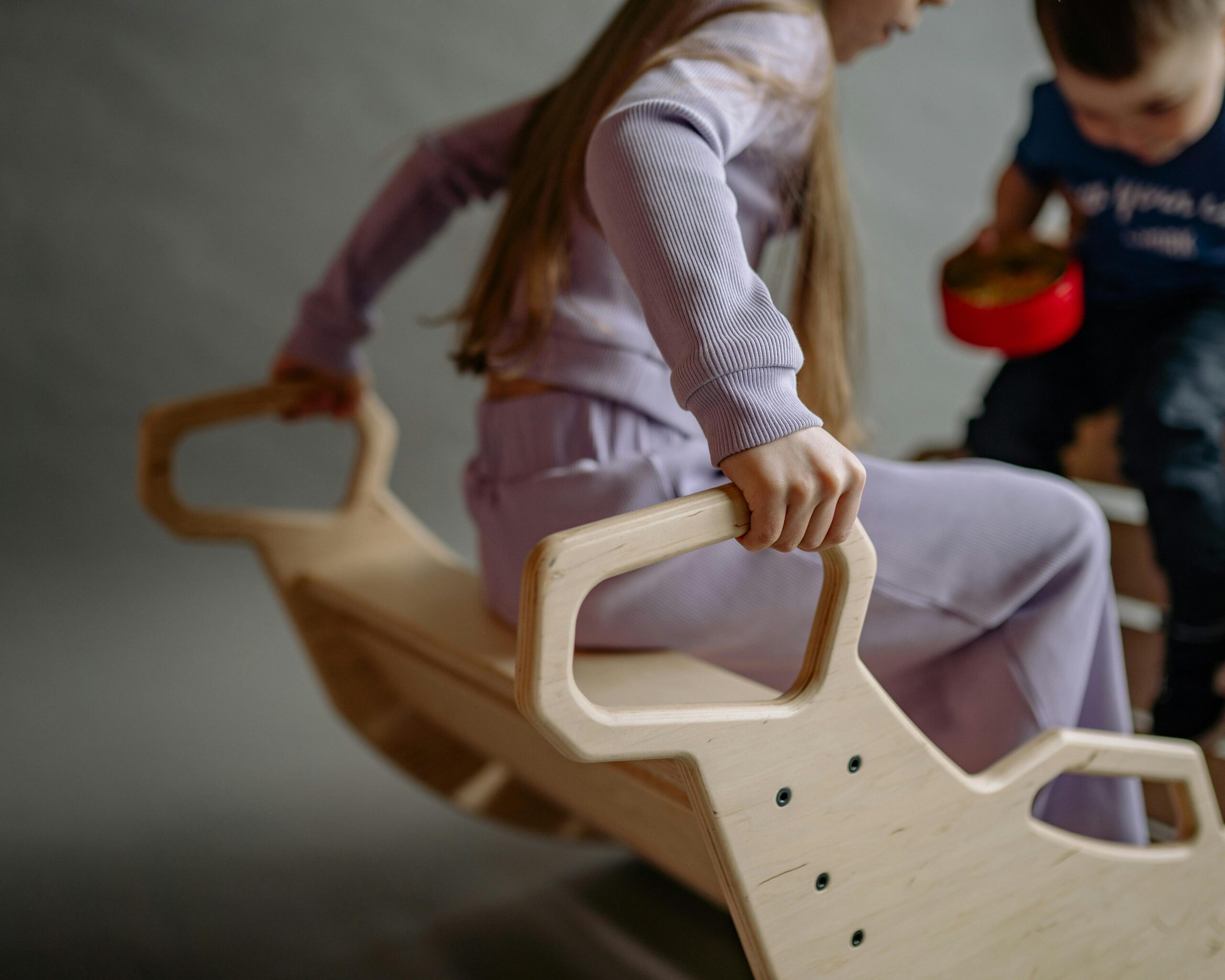 Metoda Marii Montessori Nowoczesna Pedagogika Wspierana przez Drewniane Zabawki i Bujaki